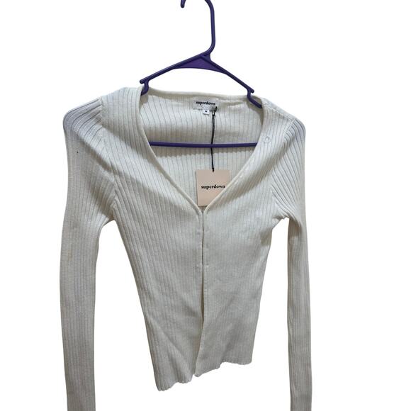 Superdown NWT Sz M Women’s White Sweater Hook and Eye Detail Slim Fit - Picture 6 of 6